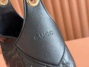 MEDIUM B SHOULDER BAG IN BLACK CALFSKIN GOLD HARDWARE