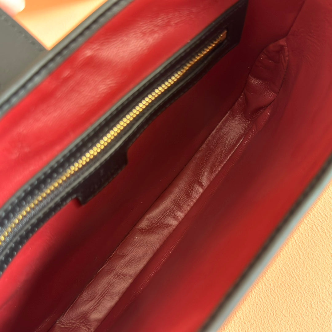 JACKIE SMALL SHOULDER BAG 27 IN BLACK CALFSKIN GOLD HARDWARE