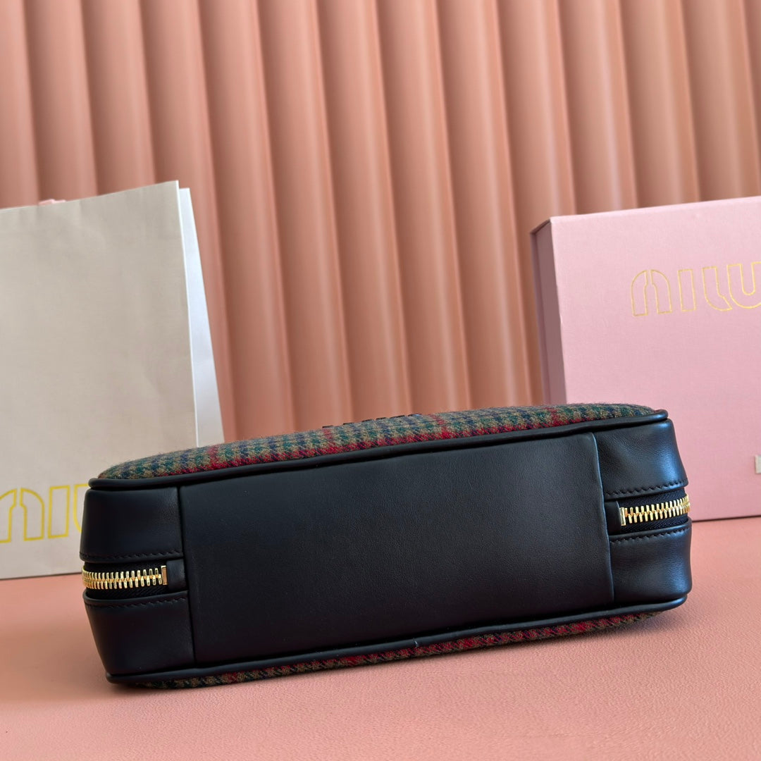 MIUMIU 26S BEAU CANVAS BAG 28 IN MULTICOLOR WOOL AND BLACK CALFSKIN