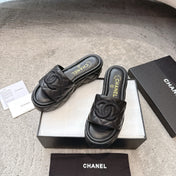 WEDGE HEELS IN BLACK CALFSKIN QUILTED