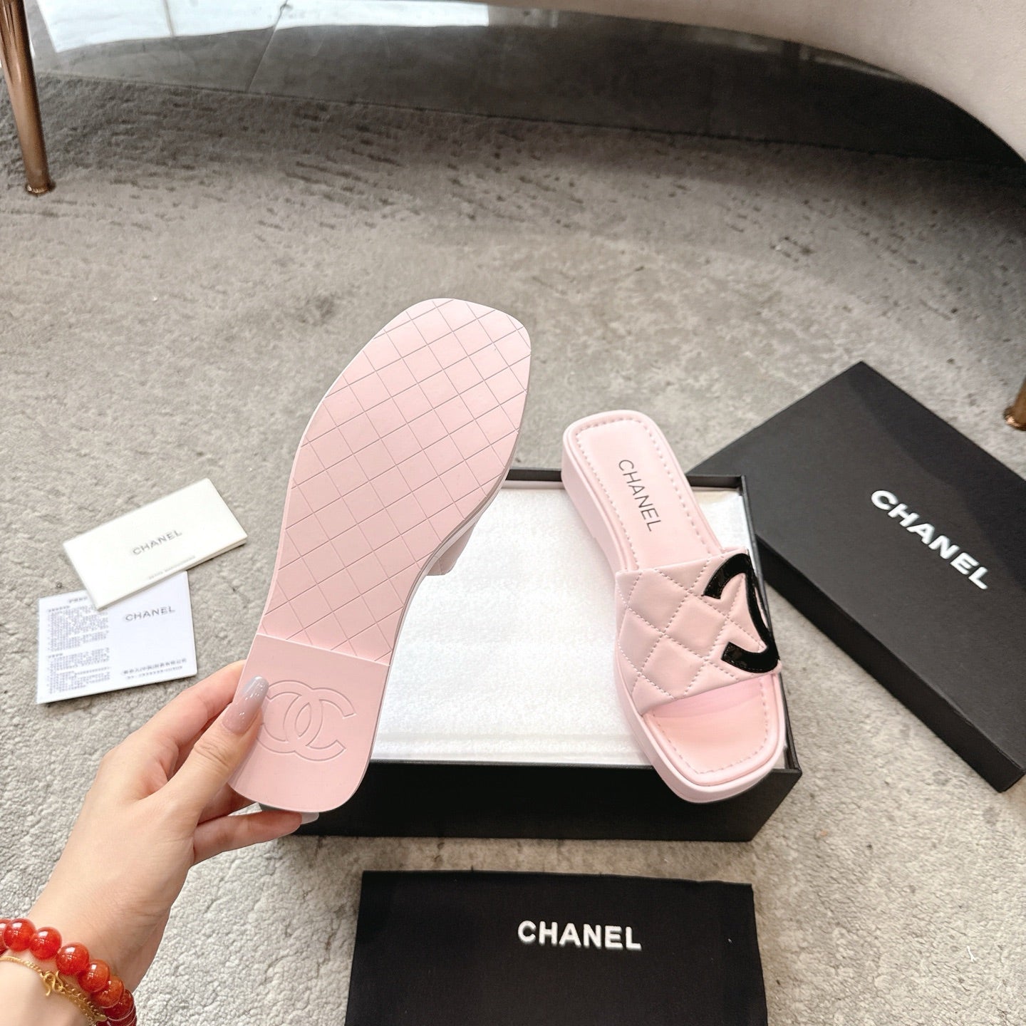 SLIPPERS IN PINK CALFSKIN QUILTED