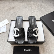 SLIPPERS IN BLACK CALFSKIN QUILTED