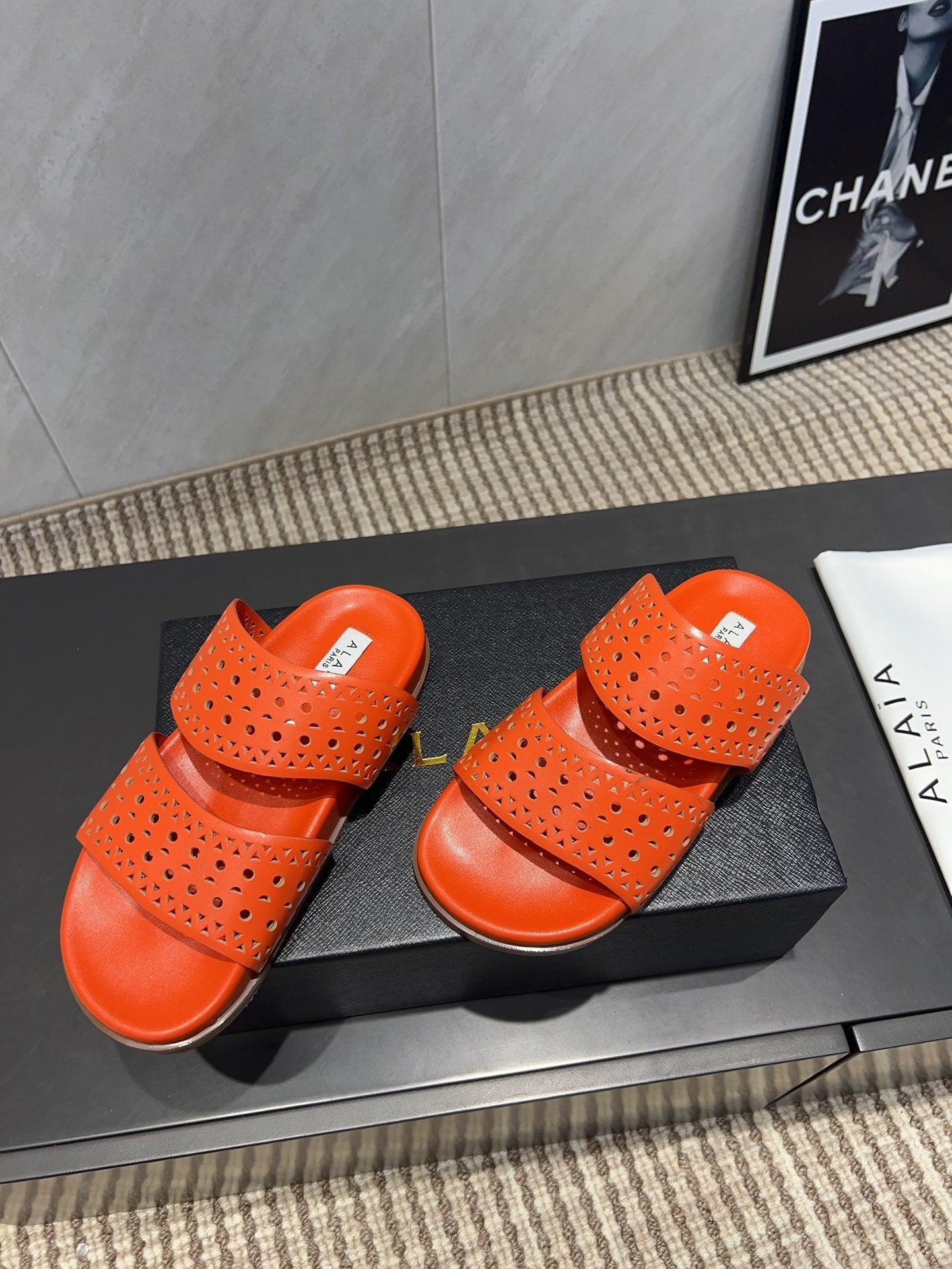 ALAIA CHUNKY TWO-STRAP SLIDES 25S IN ORANGE CALFSKIN