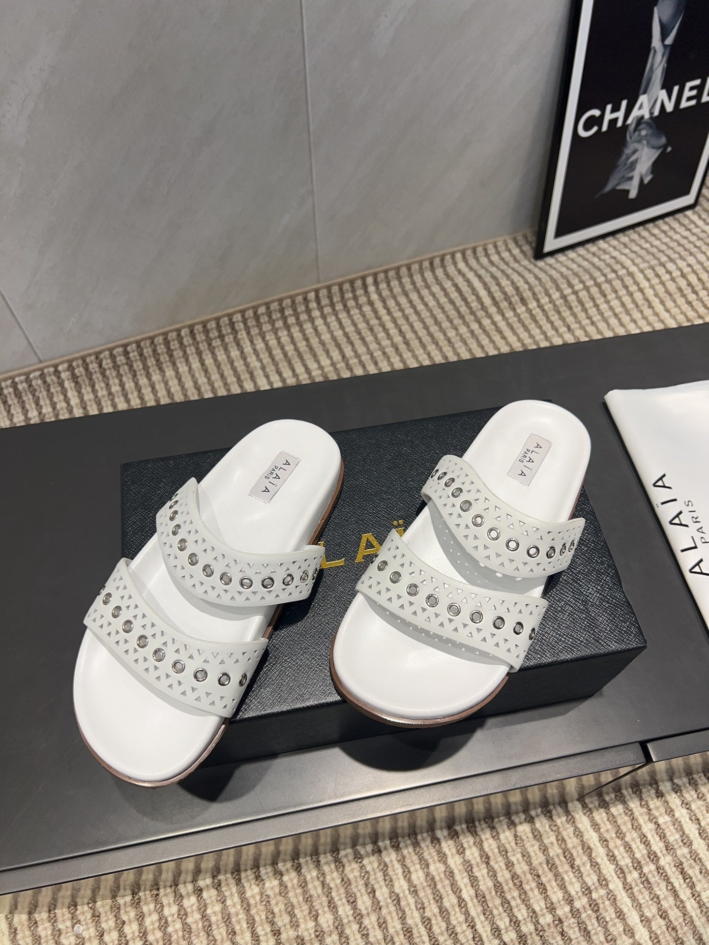 ALAIA DOUBLE-STRAP SANDALS 25S IN WHITE CALFSKIN