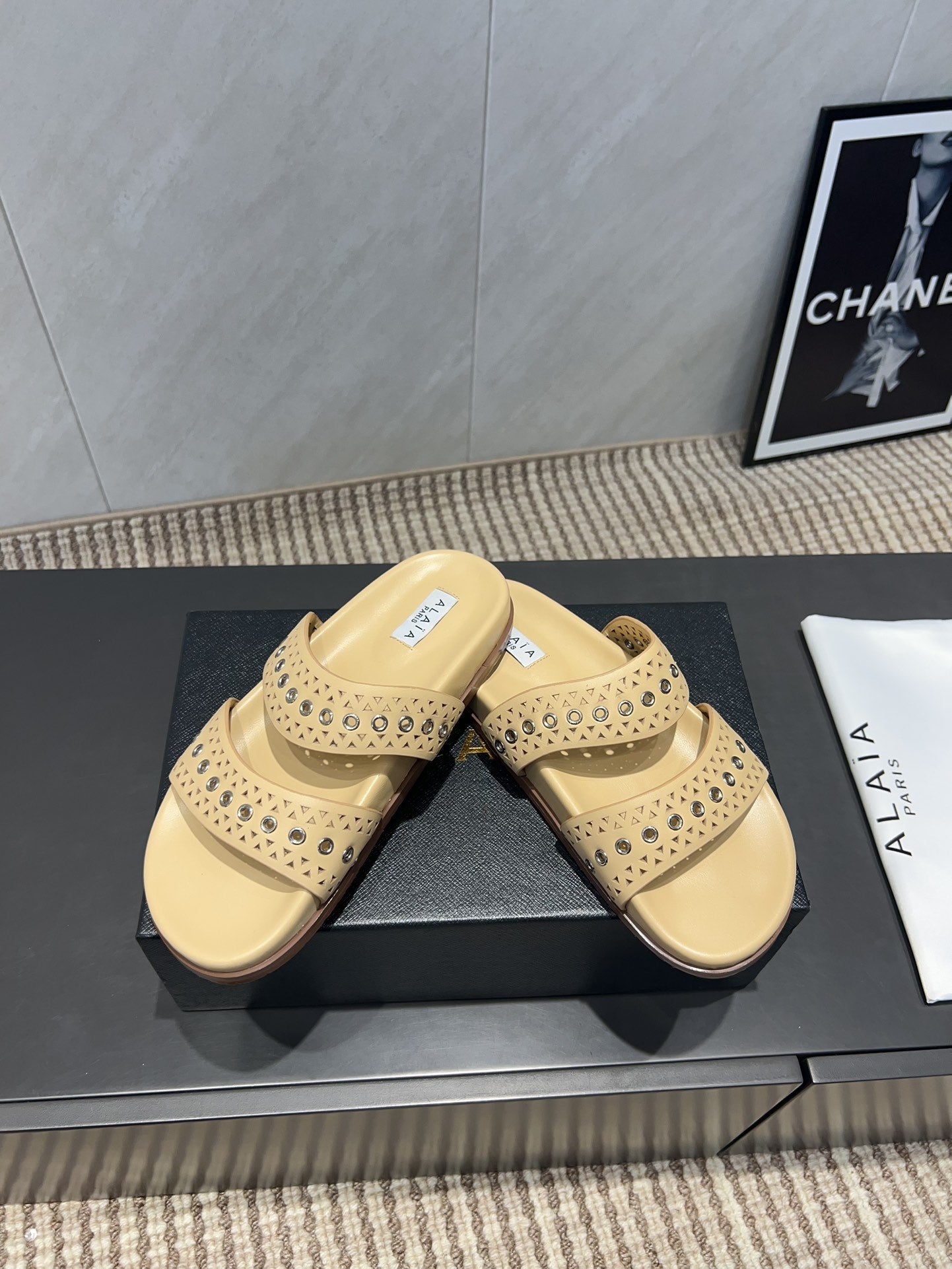 ALAIA DOUBLE-STRAP SANDALS 25S IN BEIGE CALFSKIN