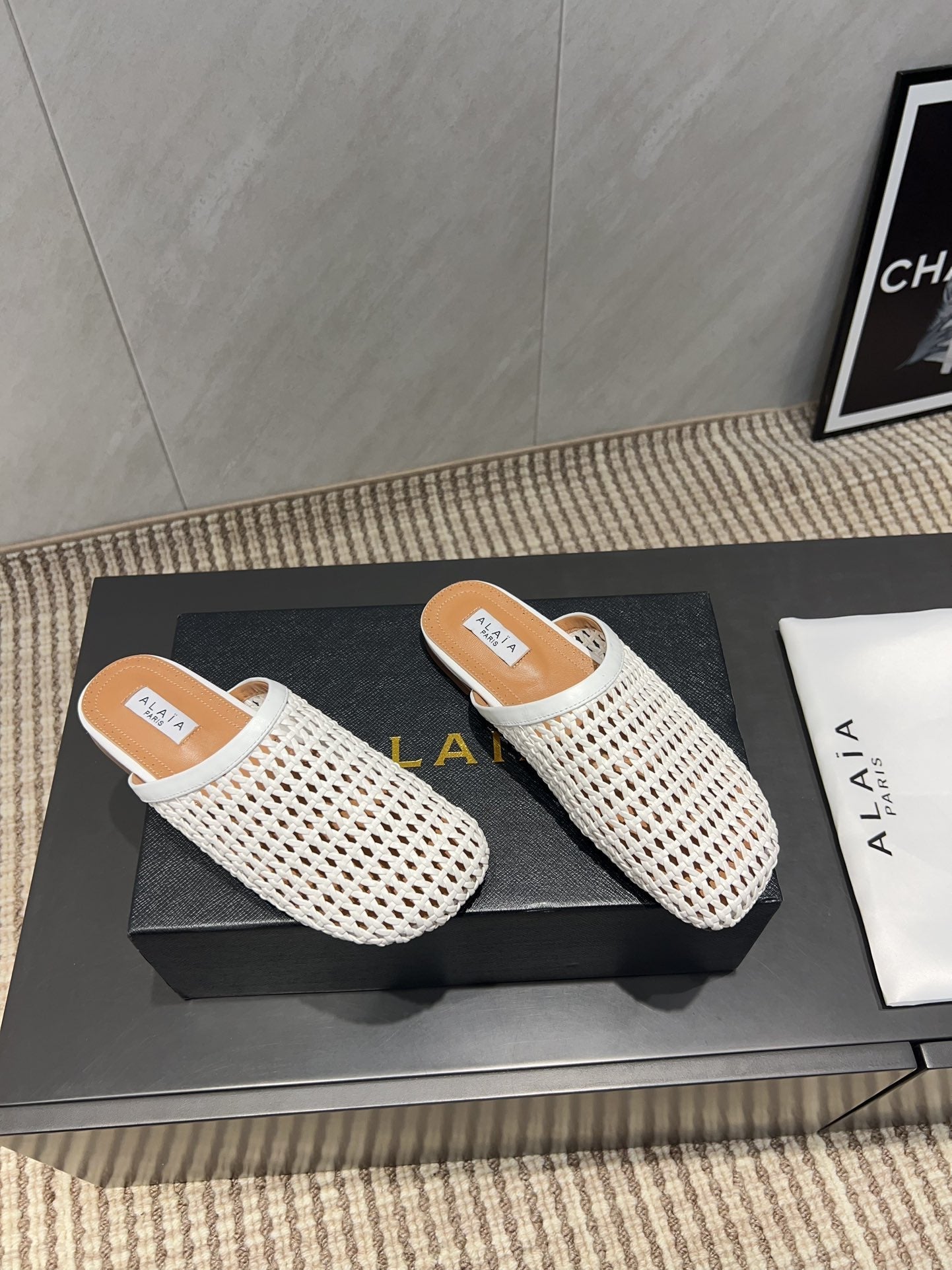 ALAIA WOVEN FLAT SHOES IN WHITE CALFSKIN STYLE 4