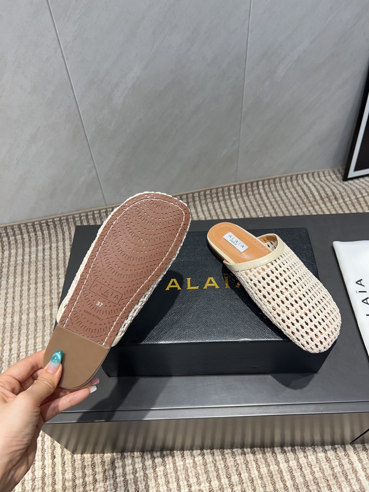 ALAIA WOVEN FLAT SHOES IN CREAM WHITE CALFSKIN STYLE 3