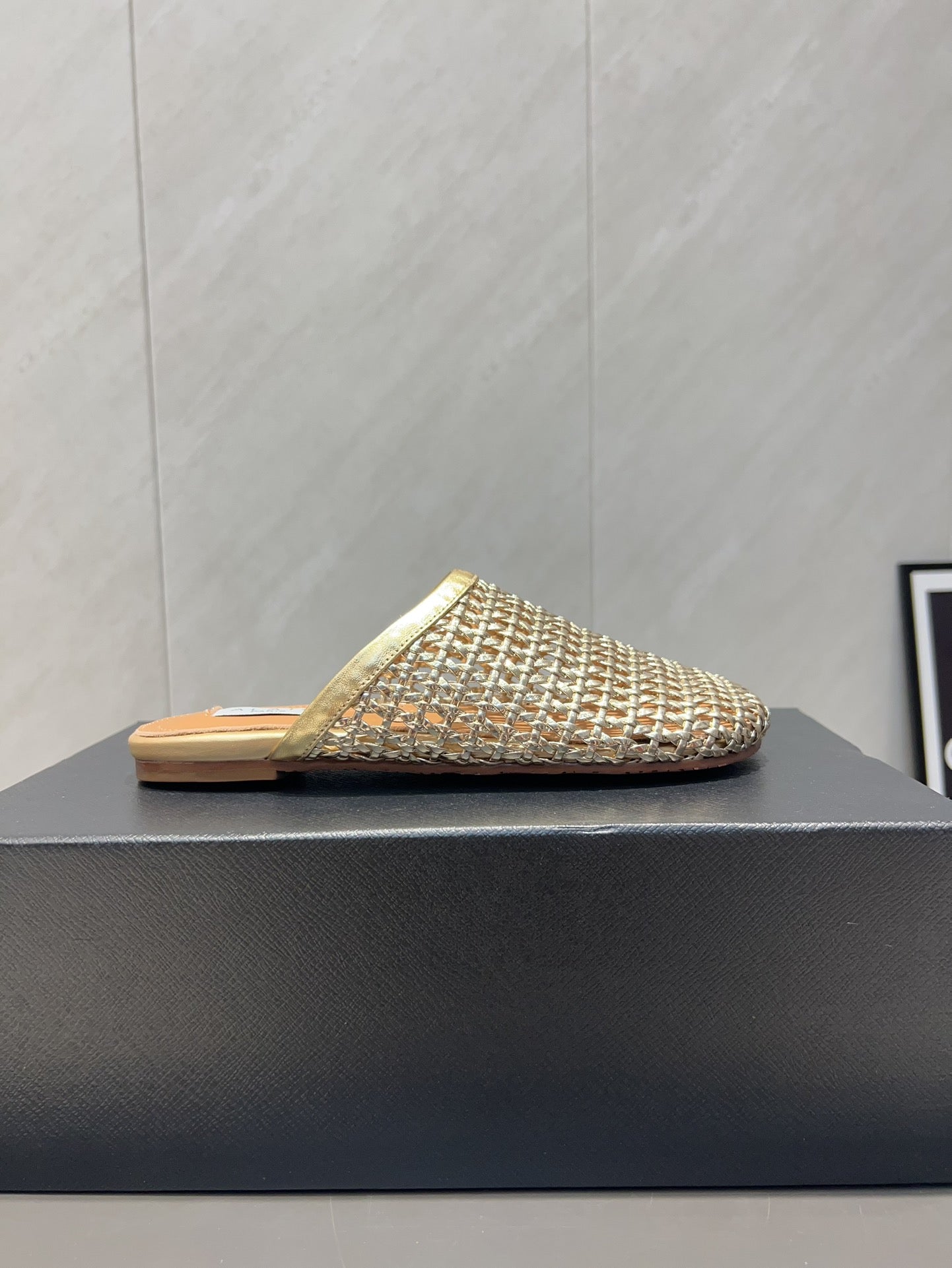 ALAIA WOVEN FLAT SHOES IN GOLD CALFSKIN STYLE 2