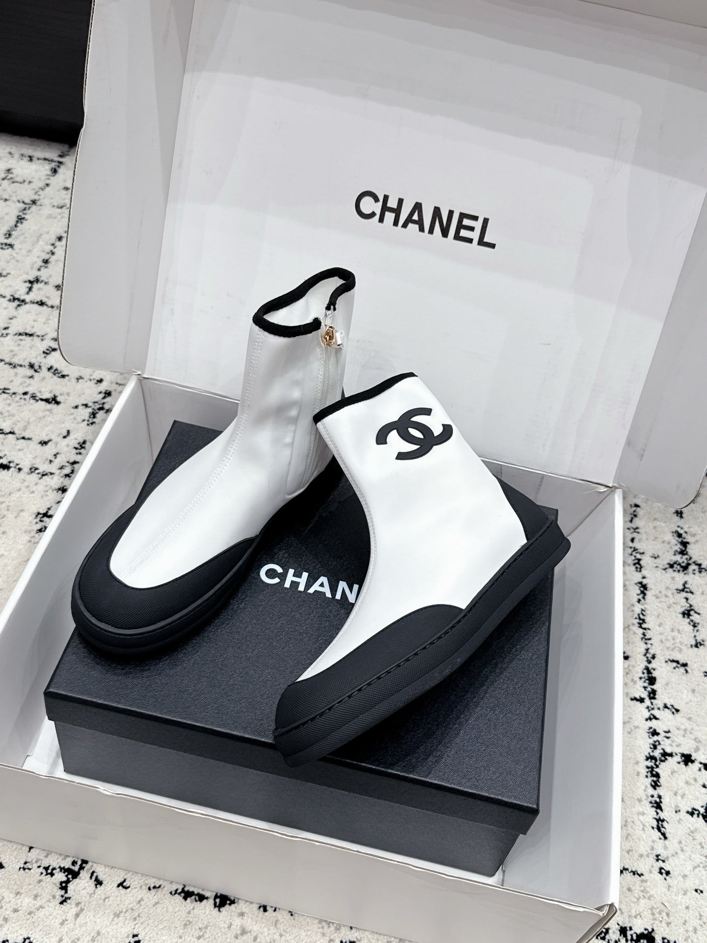 CHANEL 26S ZIPPER BOOTS IN WHITE MIX BLACK FABRIC AND LAMBSKIN