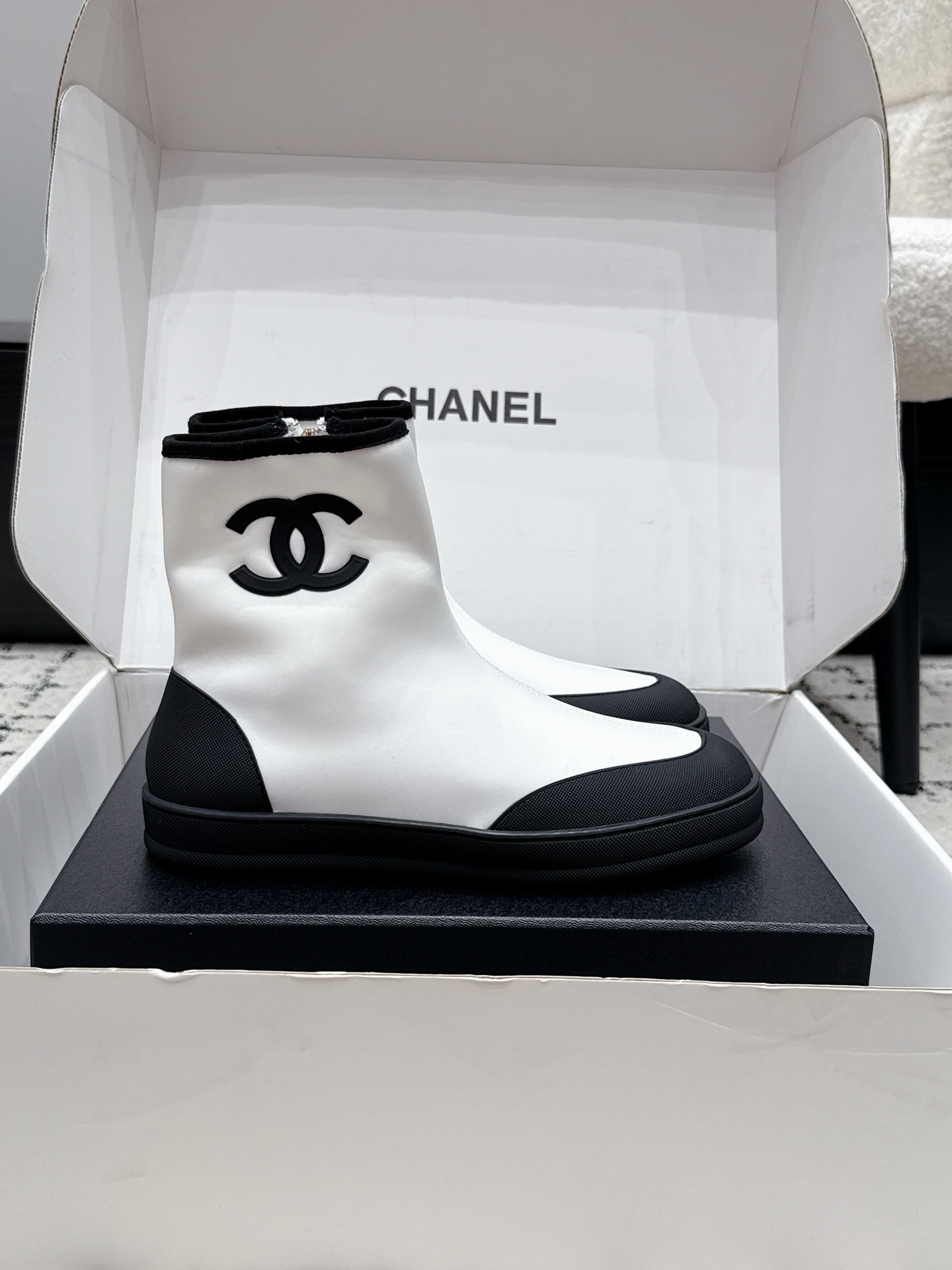 CHANEL 26S ZIPPER BOOTS IN WHITE MIX BLACK FABRIC AND LAMBSKIN