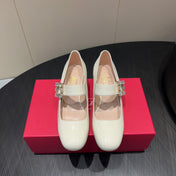 ROGER VIVIER 25S TRÈS VIVIER 50MM IN IVORY CALFSKIN WITH RHINESTONE BUCKLE