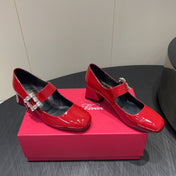 ROGER VIVIER 25S TRÈS VIVIER 50MM IN CRIMSON RED CALFSKIN WITH RHINESTONE BUCKLE