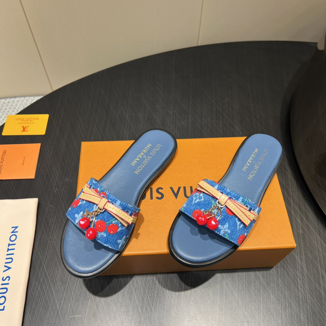 LV SLIDE SANDALS 25S IN DARK BLUE DENIM AND CALFSKIN WITH CHERRY BLOSSOM BUCKLE