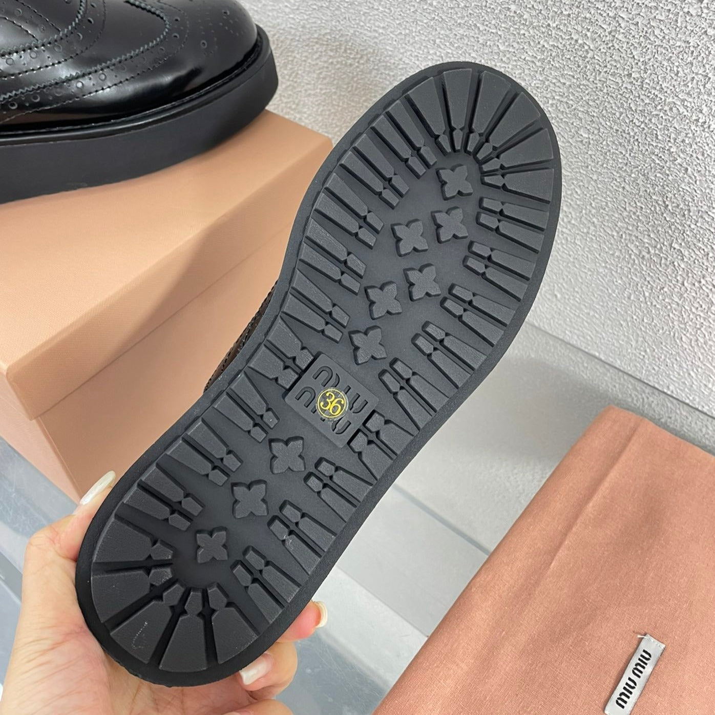 Baroque Thick-Soled Oxford Shoes With Laces Black Calfskin