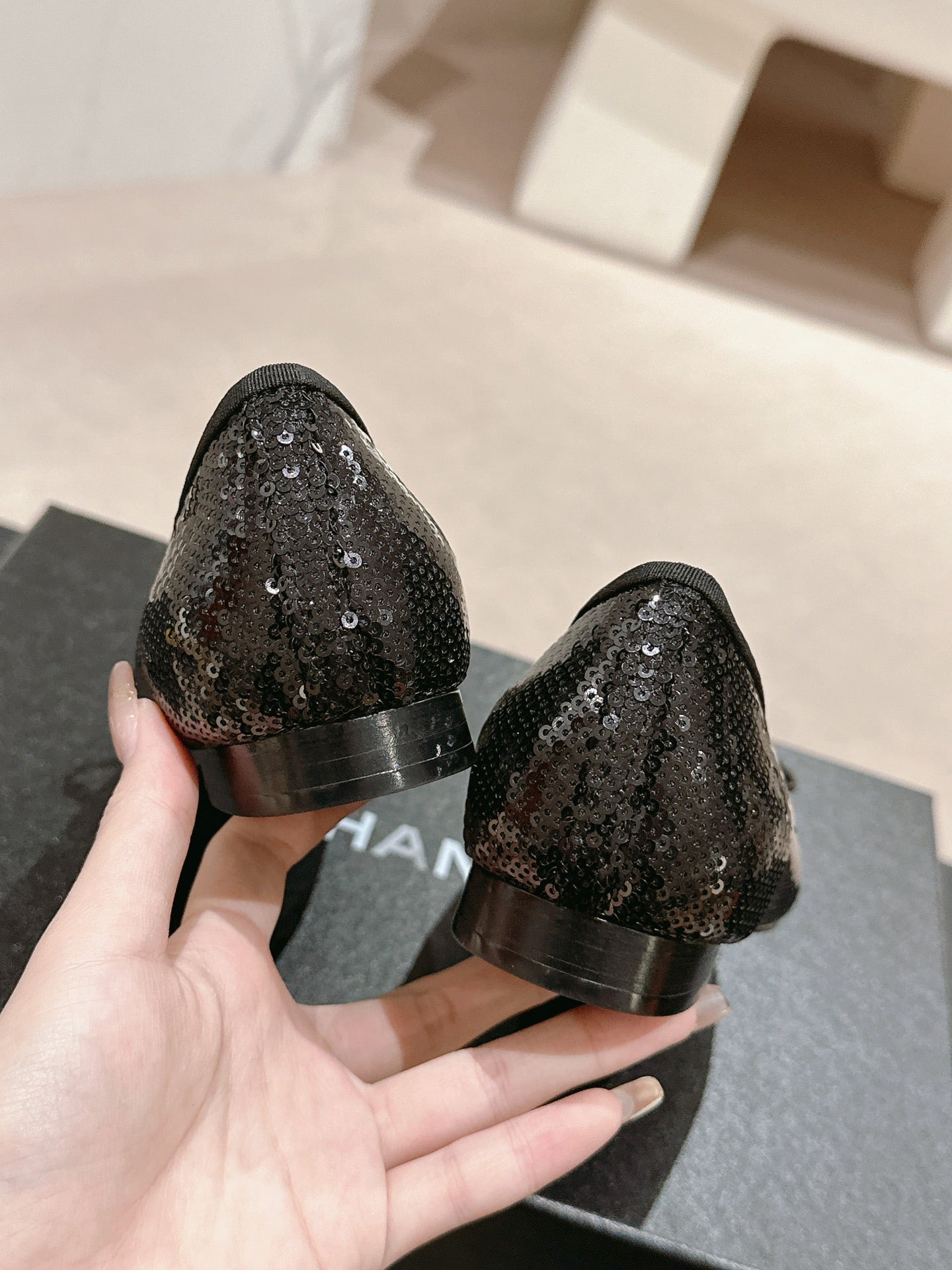 BALLET FLATS IN BLACK GLITTERED TULLE AND SATIN