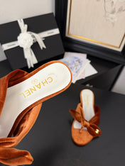 CC 25C Thong Sandal Bow Pumpkin Velvet fabric 233565