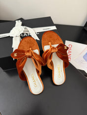 CC 25C Thong Sandal Bow Pumpkin Velvet fabric 233565