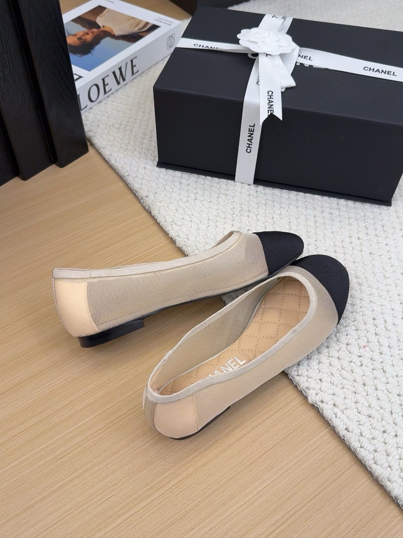 BALLET FLAT IN BLACK FABRIC AND BEIGE MESH
