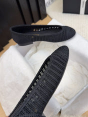 BALLERINAS IN BLACK RAFFIA