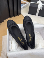BALLERINAS IN BLACK RAFFIA