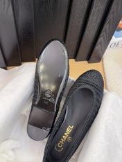 BALLERINAS IN BLACK RAFFIA