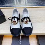 CC COMBAT OXFORD SHOES IN WHITE WRINKLED CALFSKIN AND BLACK GROSGRAIN WITH FAUX PEARL