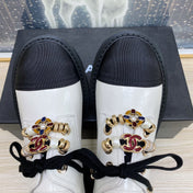 CC COMBAT OXFORD SHOES IN WHITE WRINKLED CALFSKIN AND BLACK GROSGRAIN WITH FAUX PEARL