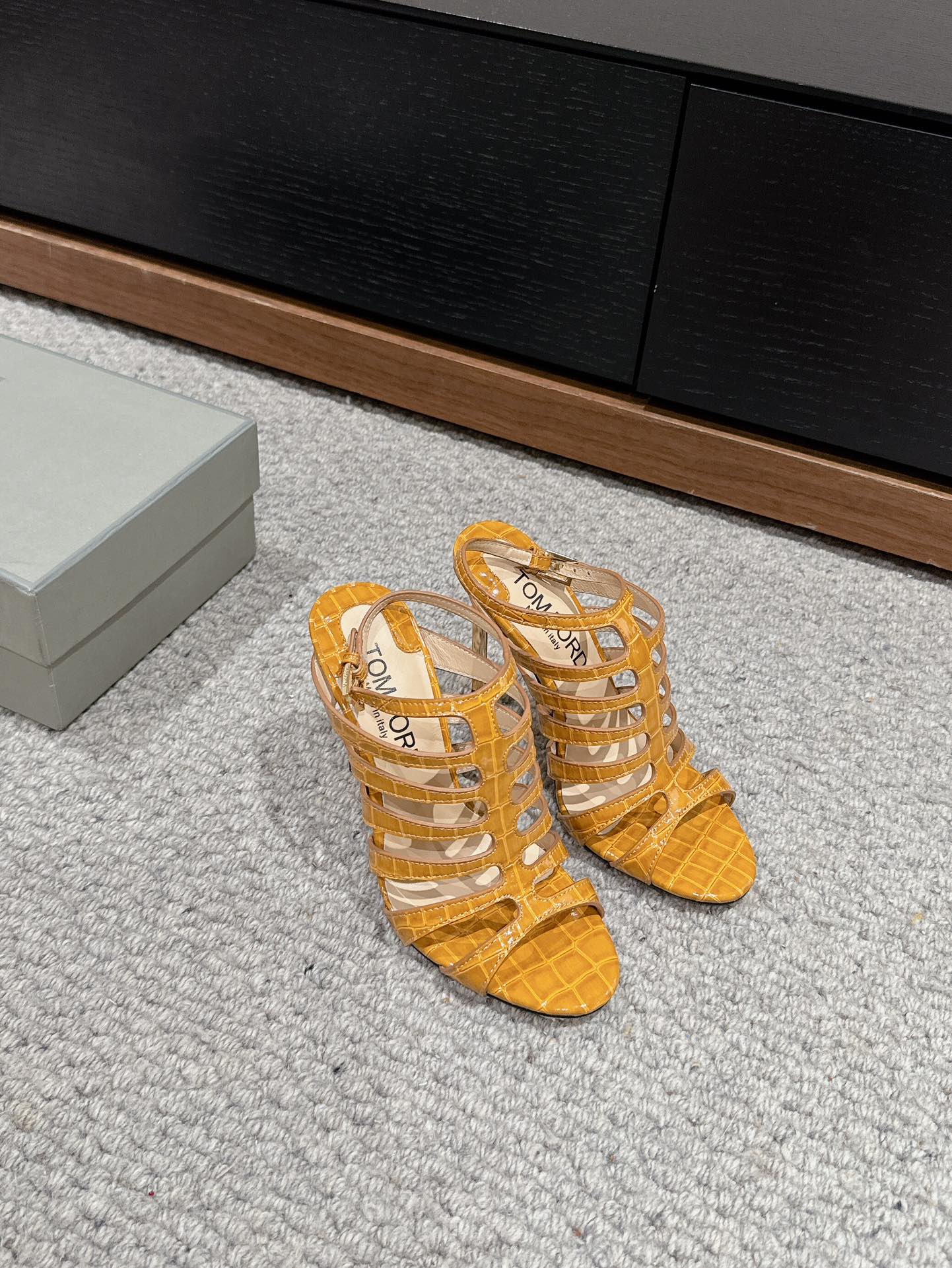 HIGH SANDAL 10 CM IN TIGER ORANGE CALFSKIN