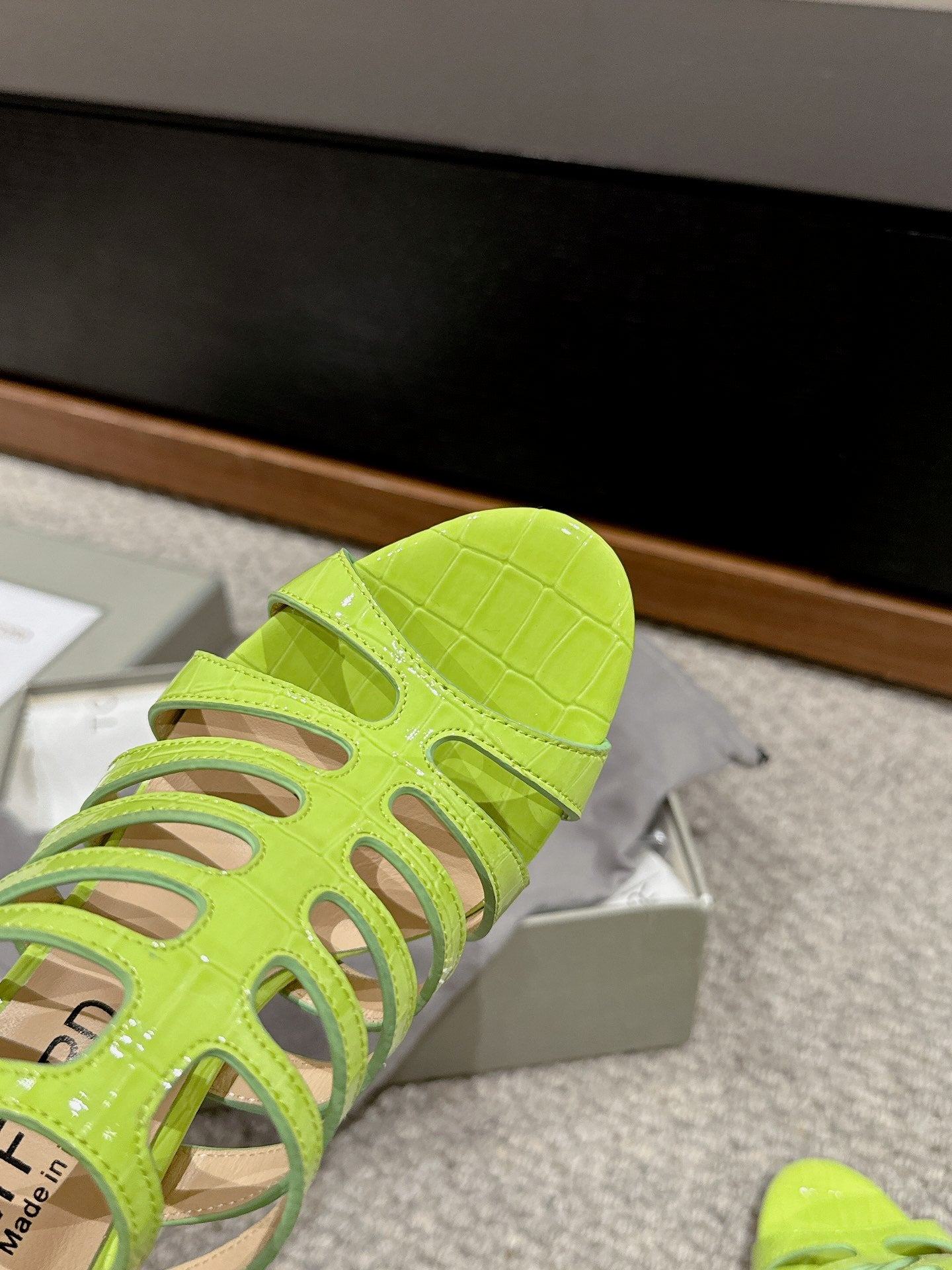 HIGH SANDAL 10 CM IN PEAR GREEN CALFSKIN