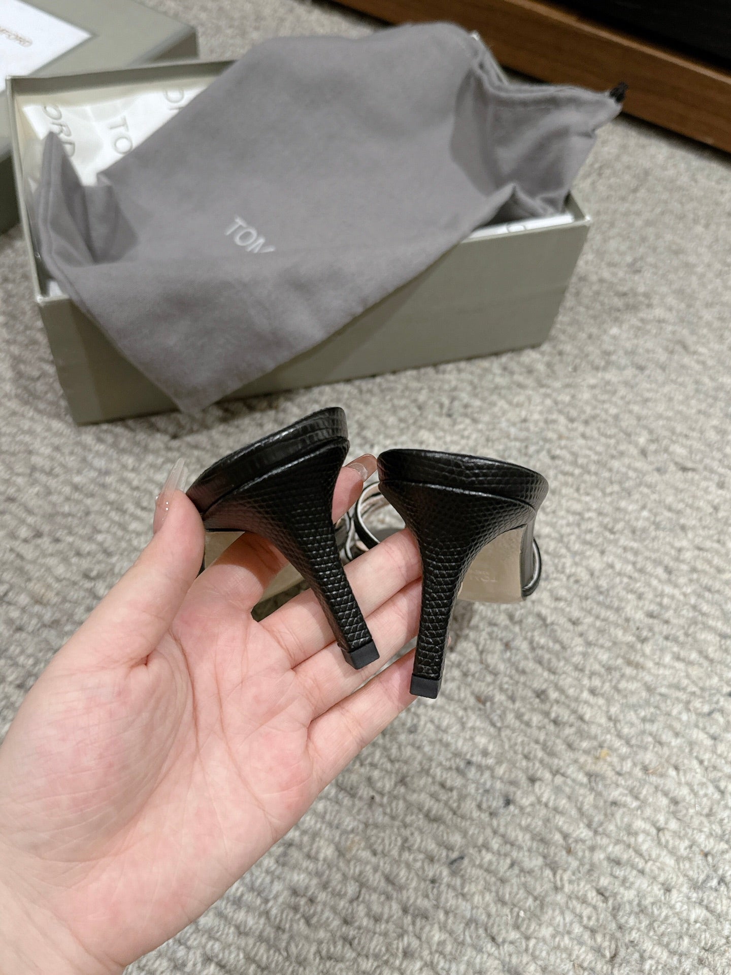 WHITNEY HIGH 6 CM MULE IN BLACK CROCODILE LEATHER