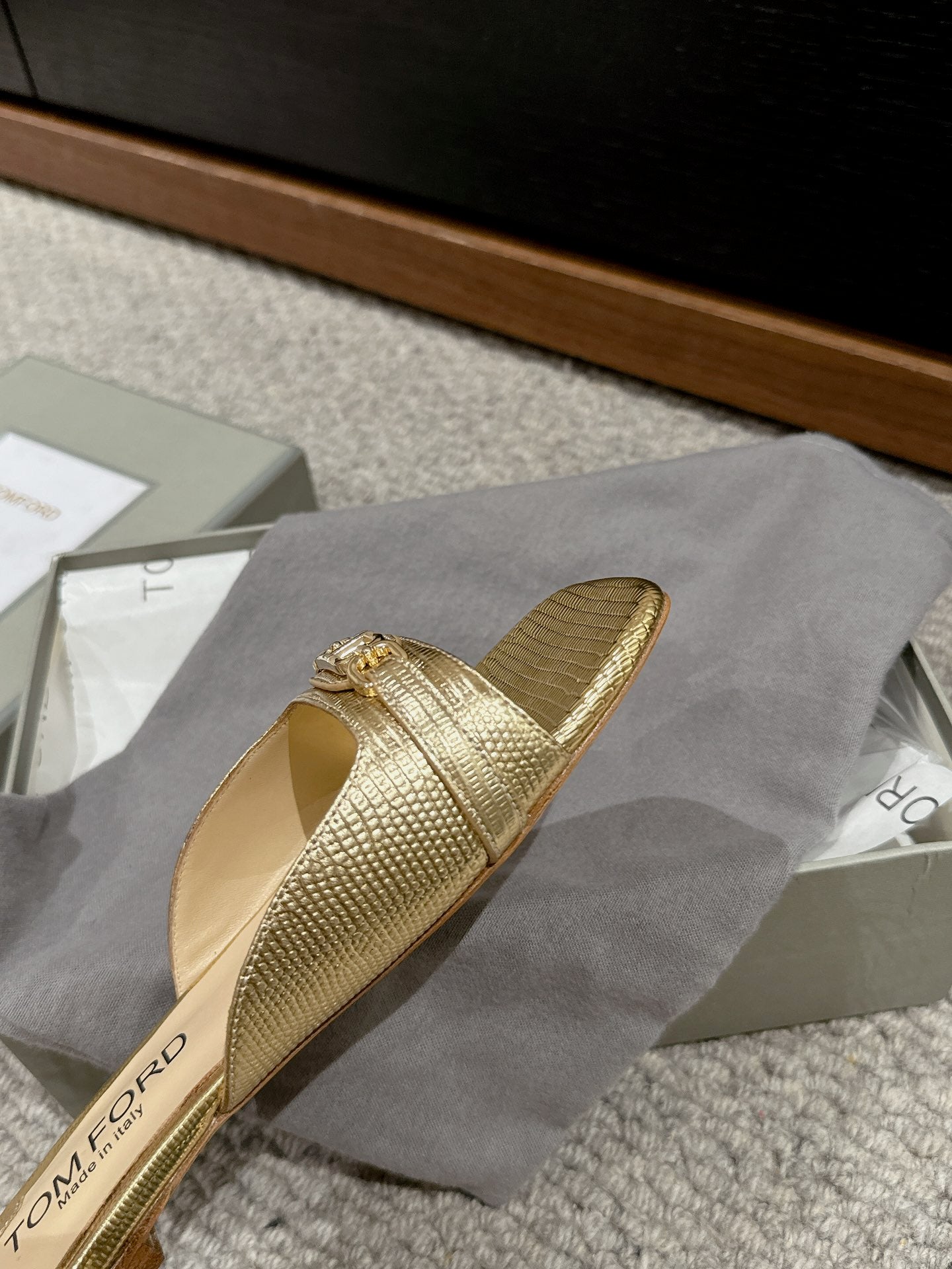 WHITNEY SLIDE IN GOLD CROCODILE LEATHER