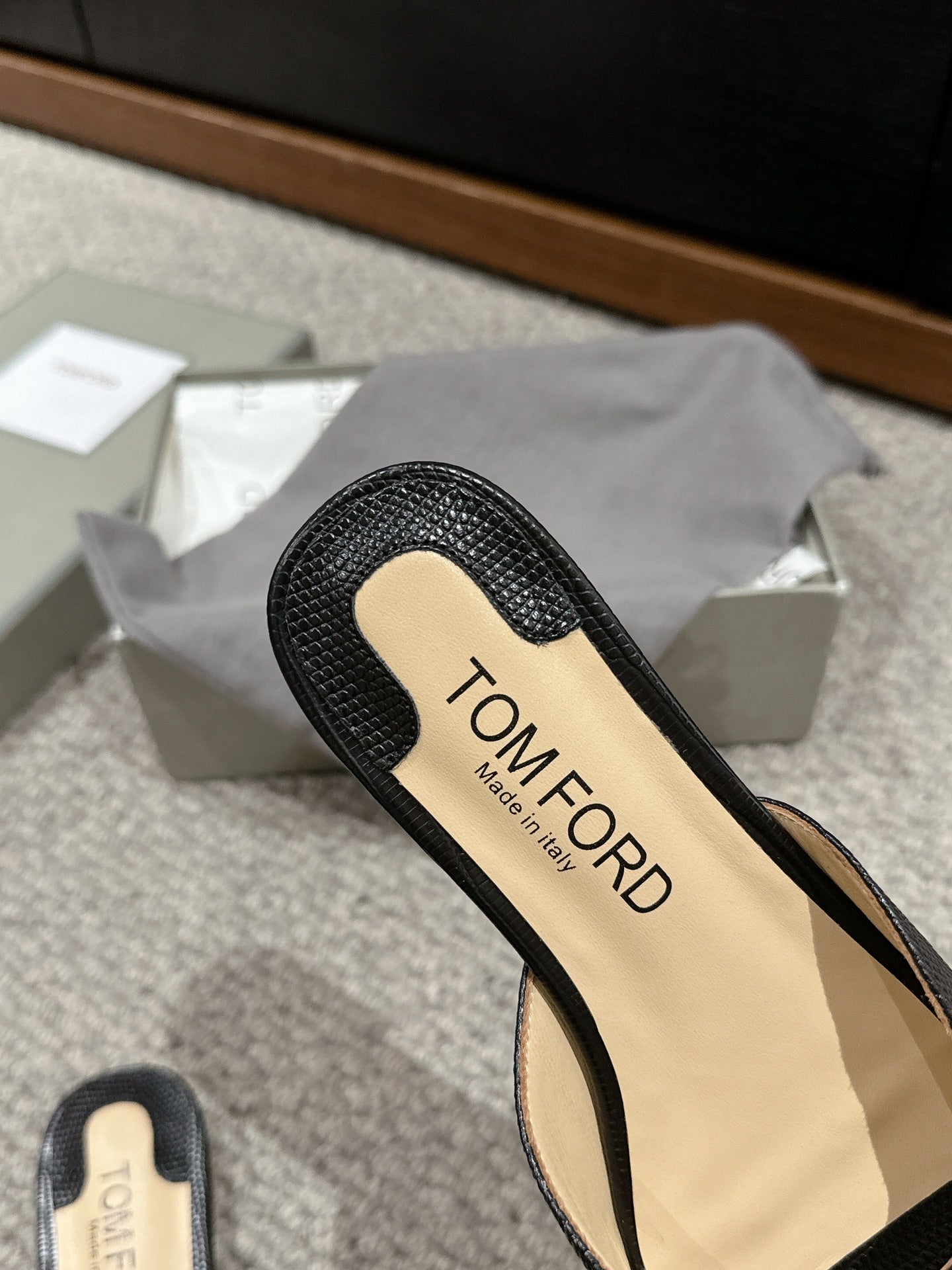 WHITNEY SLIDE IN BLACK CROCODILE LEATHER