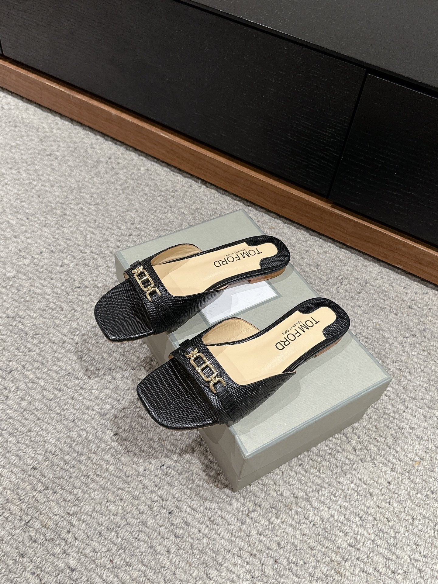 WHITNEY SLIDE IN BLACK CROCODILE LEATHER