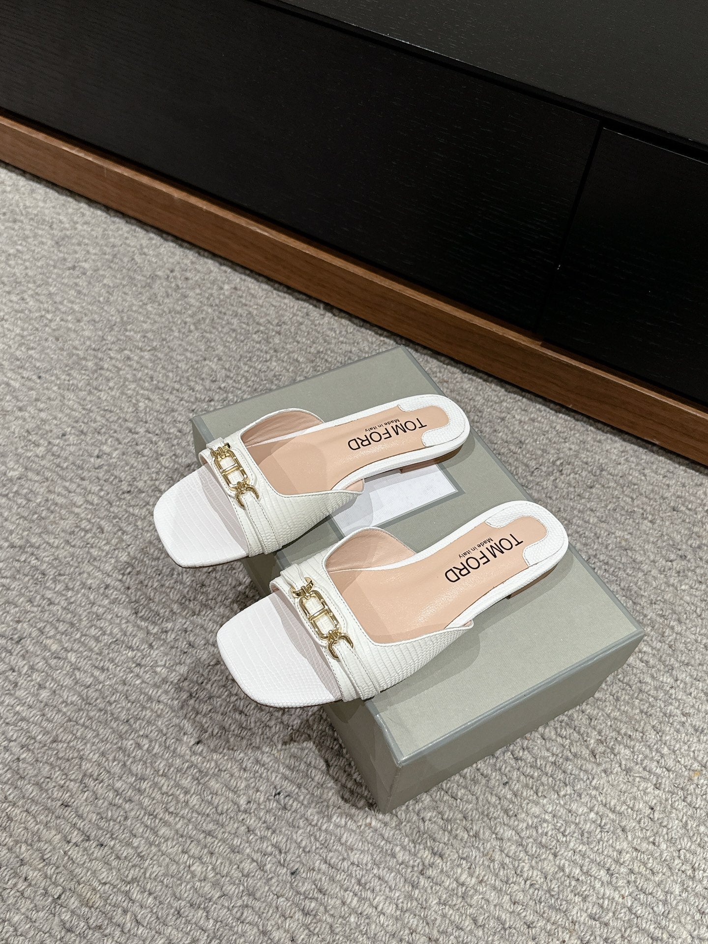 WHITNEY SLIDE IN WHITE CROCODILE LEATHER