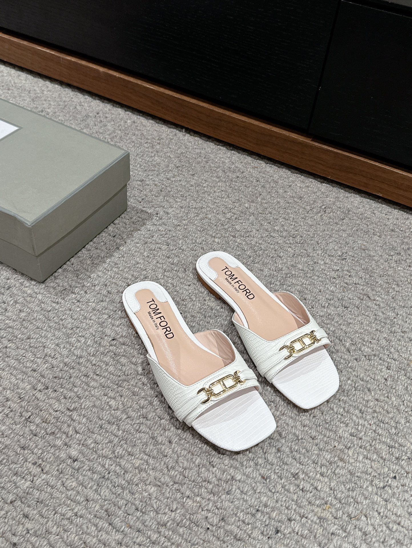 WHITNEY SLIDE IN WHITE CROCODILE LEATHER