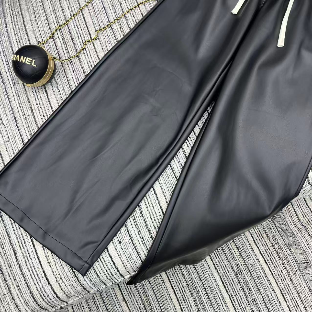 MIUMIU LEATHER PANTS STYLE 500
