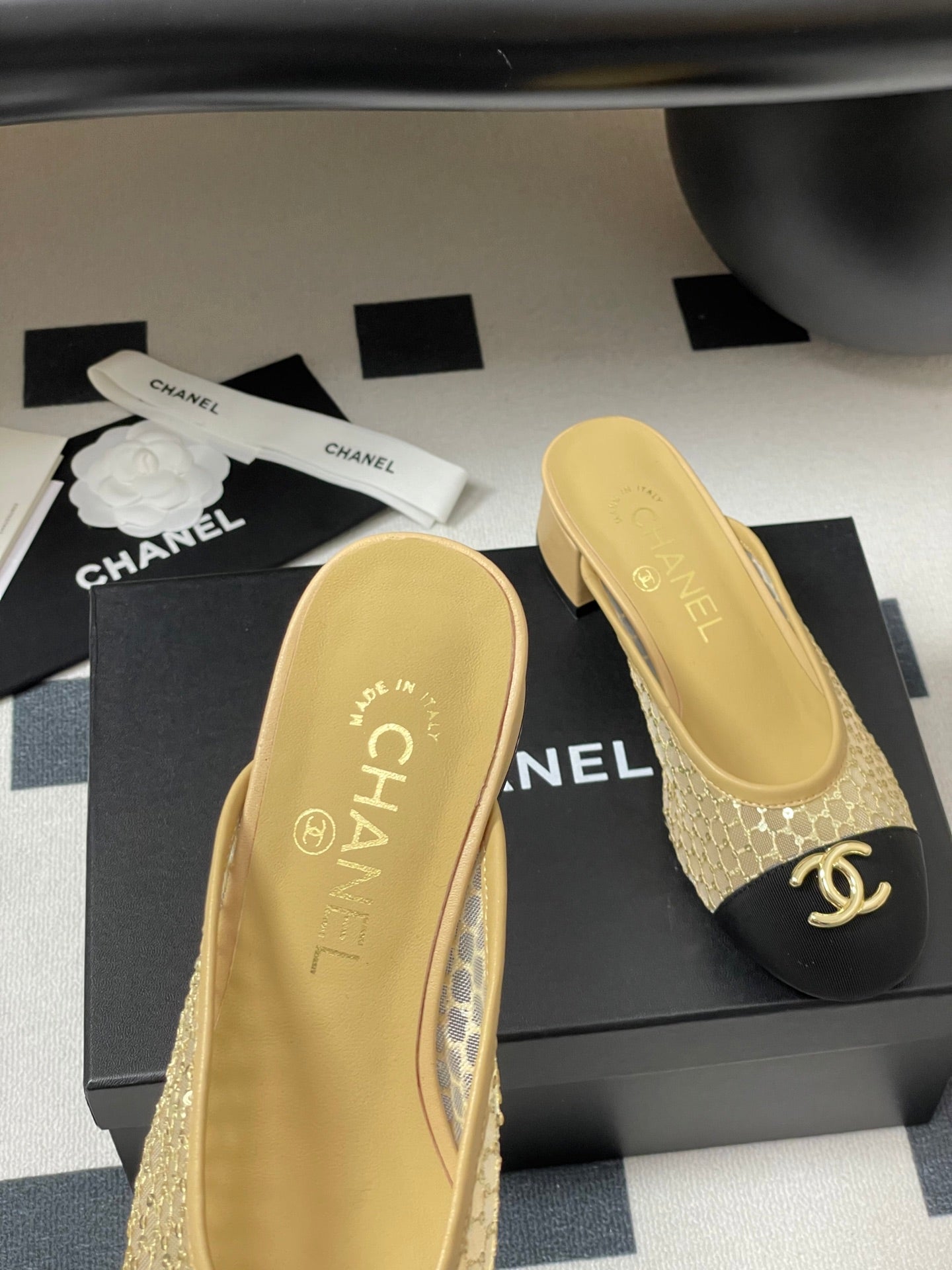 BUBBLE 30 MM IN BLACK FABRIC AND BEIGE MESH