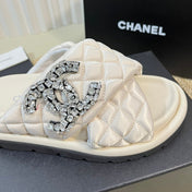 Women's slippers with two crossed straps sheepskins white cream