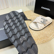 Women's slippers with two crossed straps sheepskins white cream