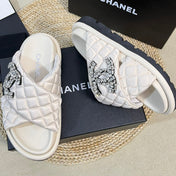 Women's slippers with two crossed straps sheepskins white cream