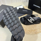 Women's slippers with two crossed straps sheepskins black