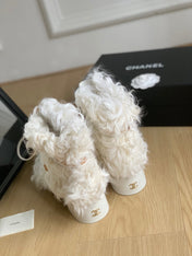CC ANKLE BOOTS IN WHITE MIX BLACK WOOL FUR