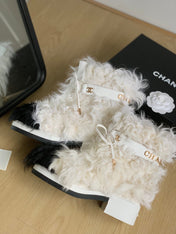 CC ANKLE BOOTS IN WHITE MIX BLACK WOOL FUR