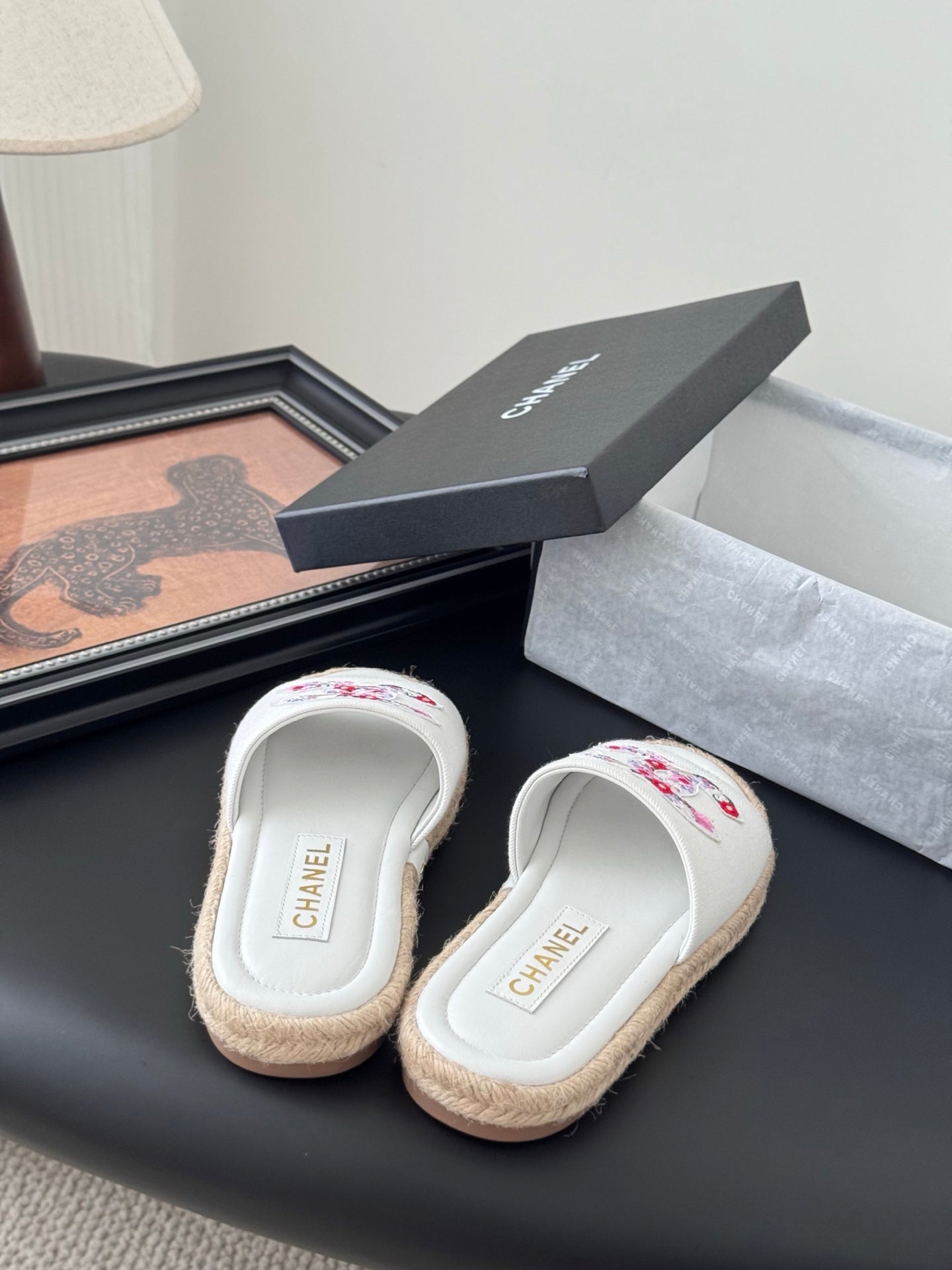 SLIPPERS IN WHITE SHEEPSKIN MIX FABRIC AND STRAPS BASE