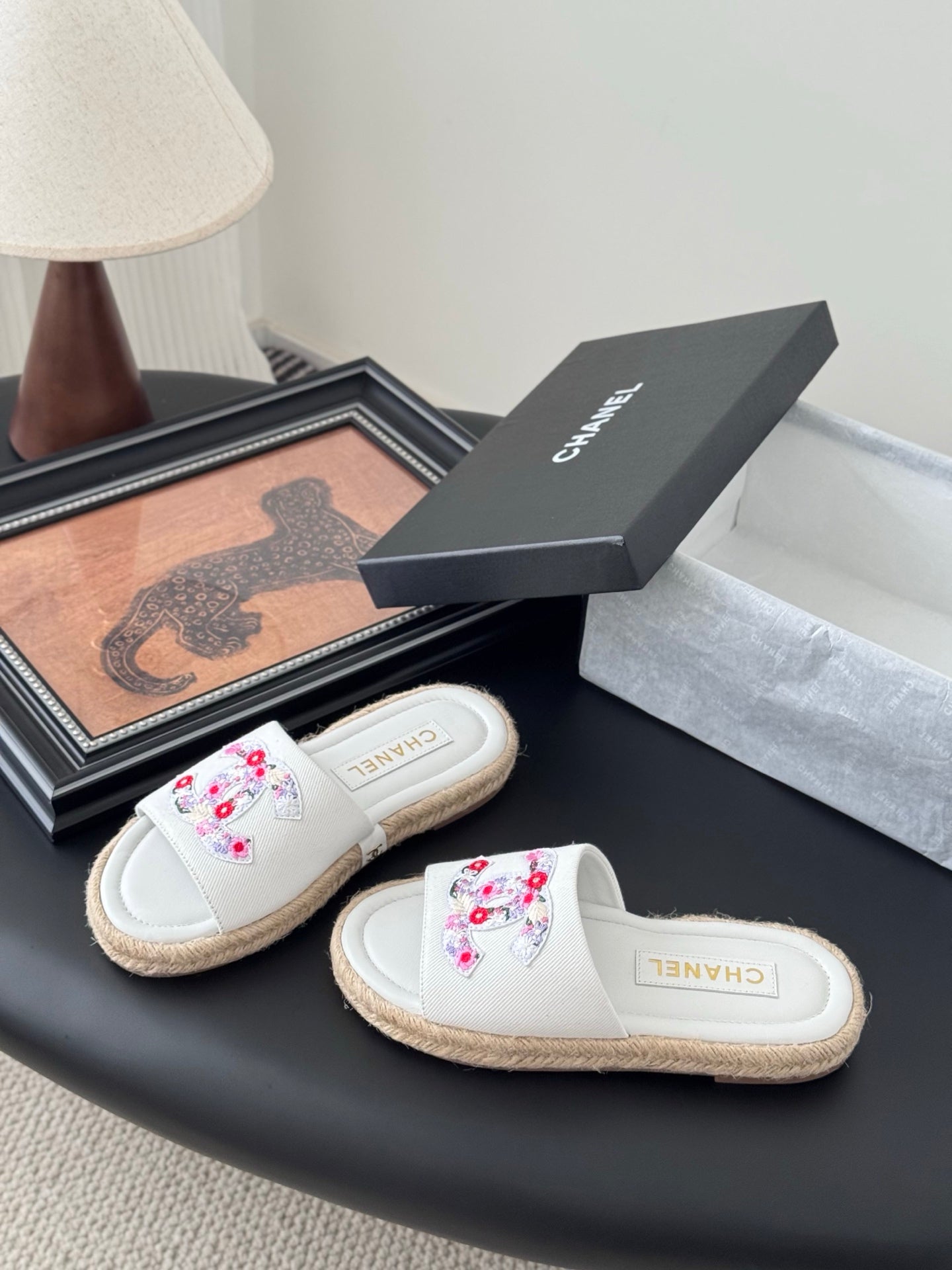 SLIPPERS IN WHITE SHEEPSKIN MIX FABRIC AND STRAPS BASE