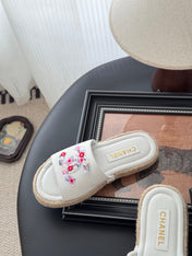 SLIPPERS IN WHITE SHEEPSKIN MIX FABRIC AND STRAPS BASE