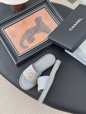 SLIPPER IN BEAU BLUE CALFSKIN MIX CHAIN BASE