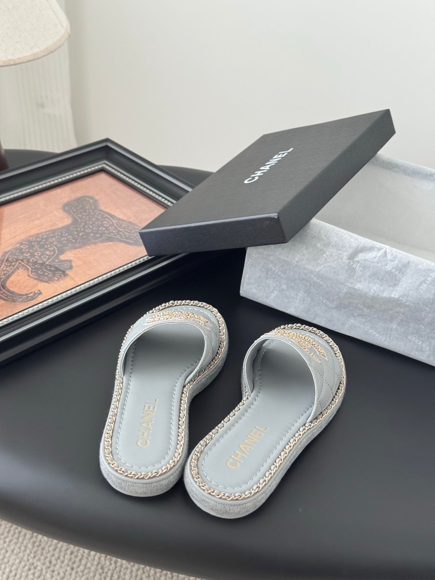 SLIPPER IN BEAU BLUE CALFSKIN MIX CHAIN BASE