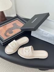 SLIPPER IN LIGHT BEIGE CALFSKIN MIX CHAIN BASE