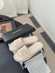 SLIPPER IN LIGHT BEIGE CALFSKIN MIX CHAIN BASE